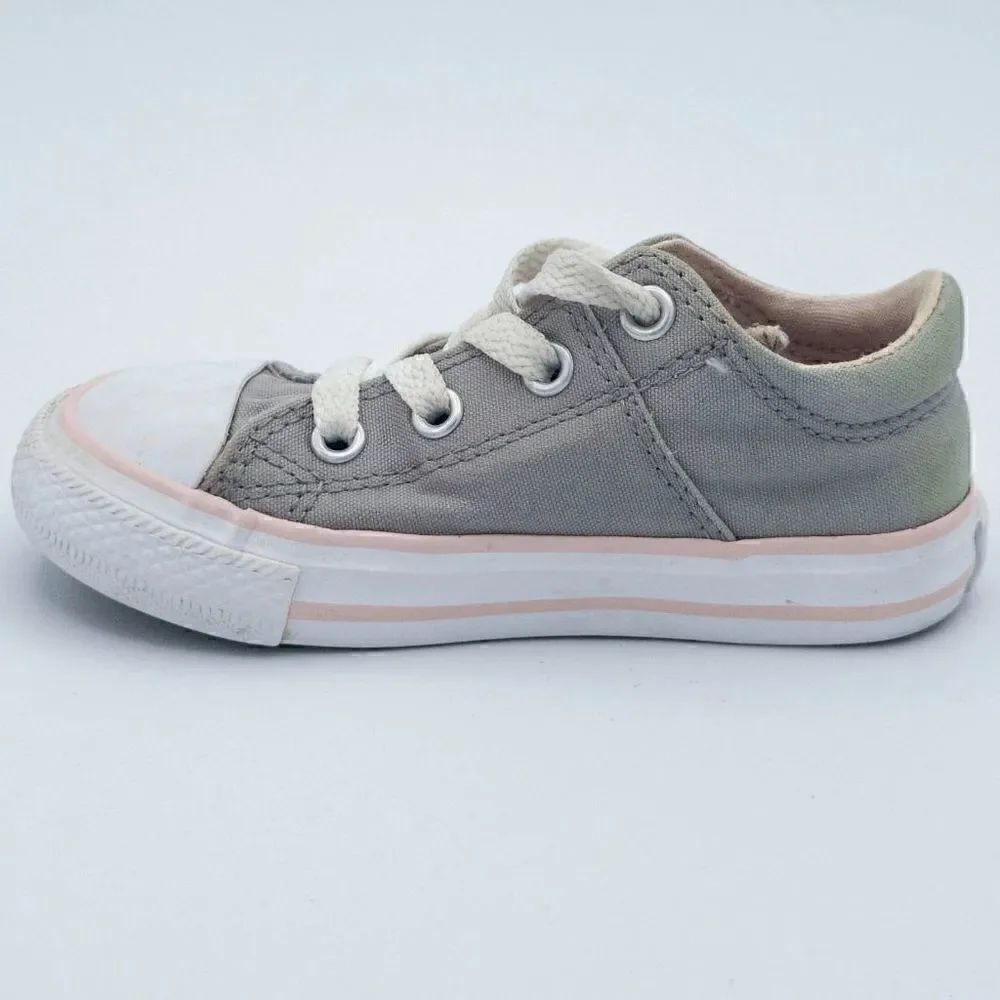 Infant Size 7 Converse All Stars - Picture 3 of 8